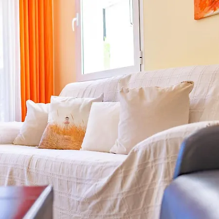 Rosa - Plusholidays * カルプ