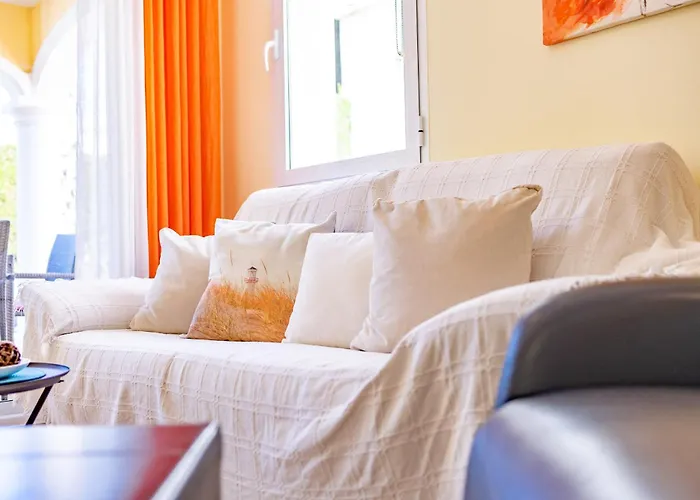 Rosa - Plusholidays * Calpe