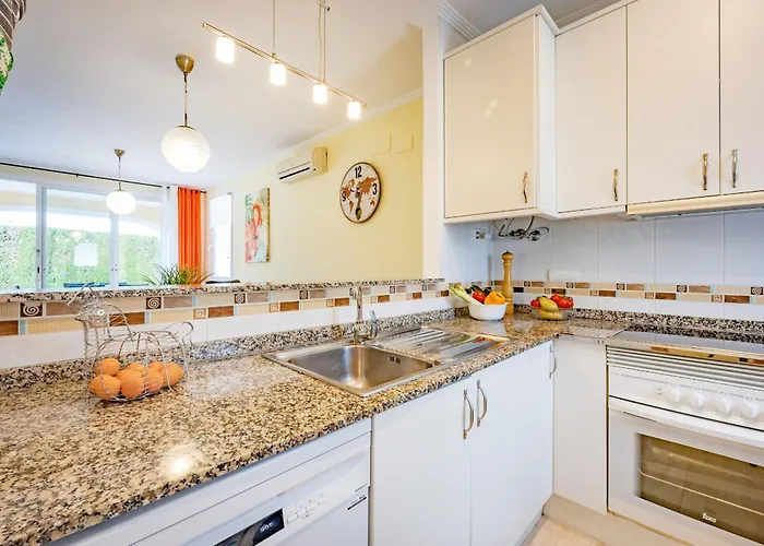 Rosa - Plusholidays Calpe