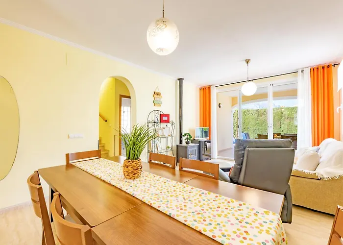 Rosa - Plusholidays *